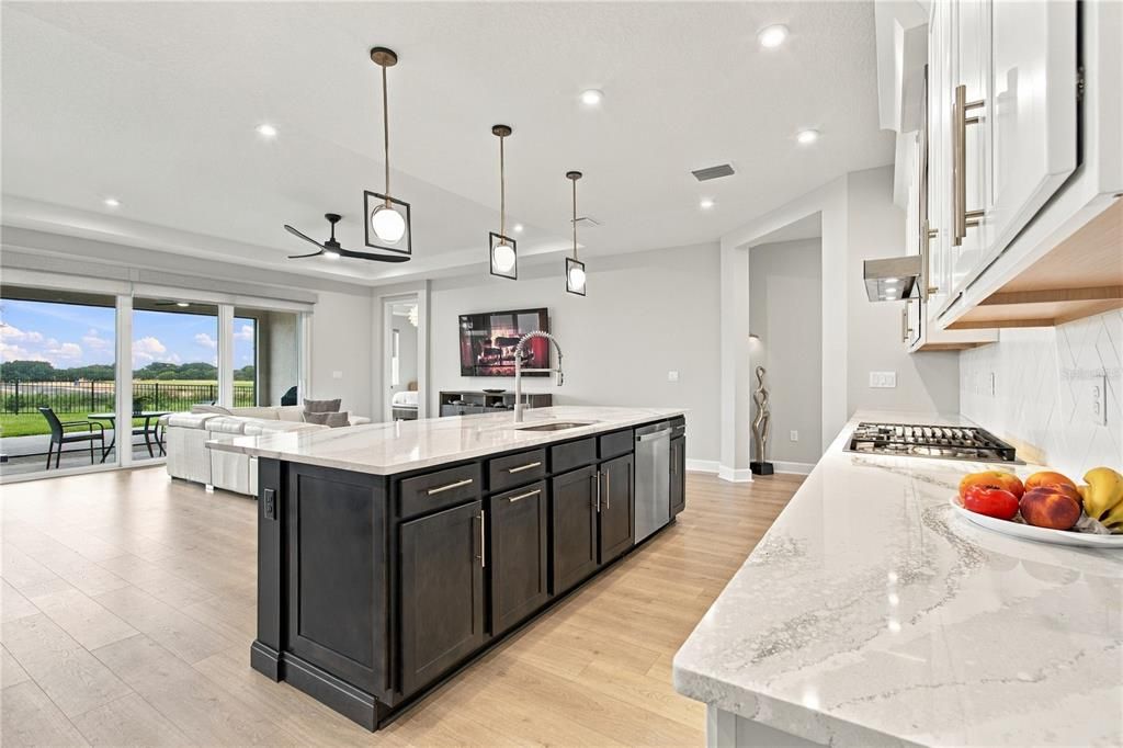 For Sale: $510,000 (2 beds, 2 baths, 1968 Square Feet)