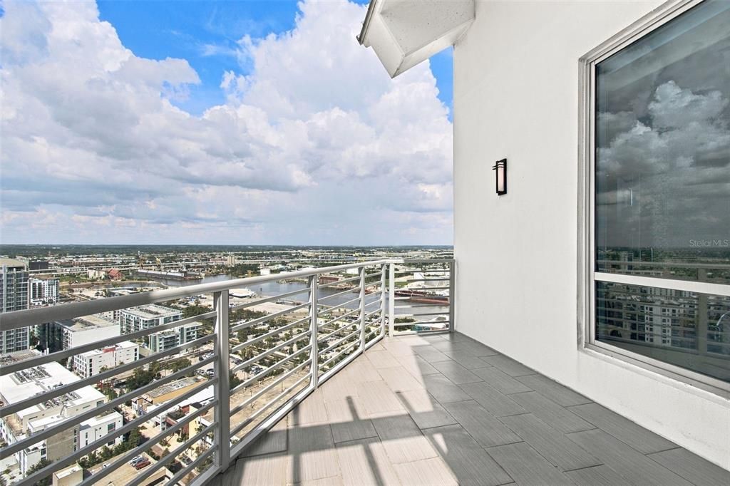 For Sale: $3,899,000 (3 beds, 3 baths, 4178 Square Feet)