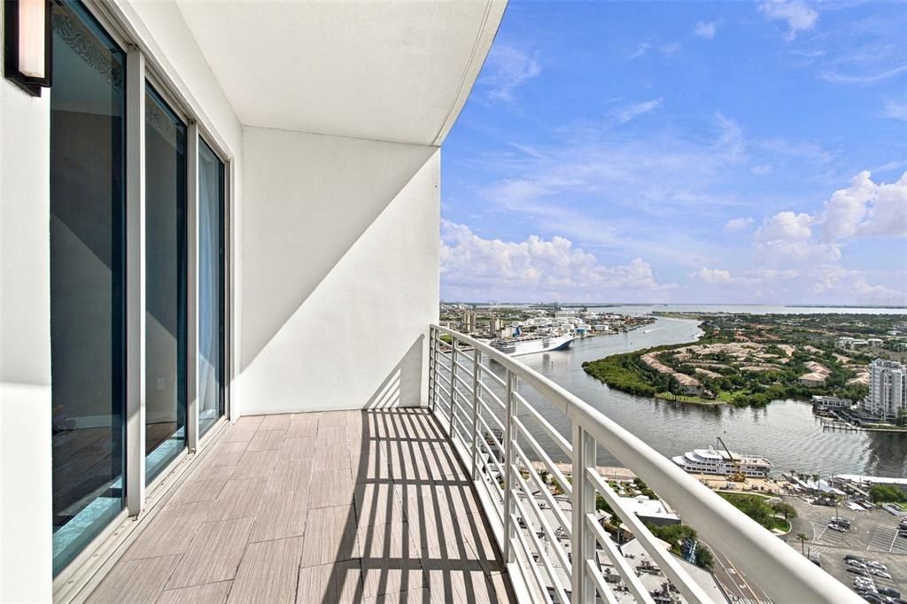 For Sale: $3,899,000 (3 beds, 3 baths, 4178 Square Feet)