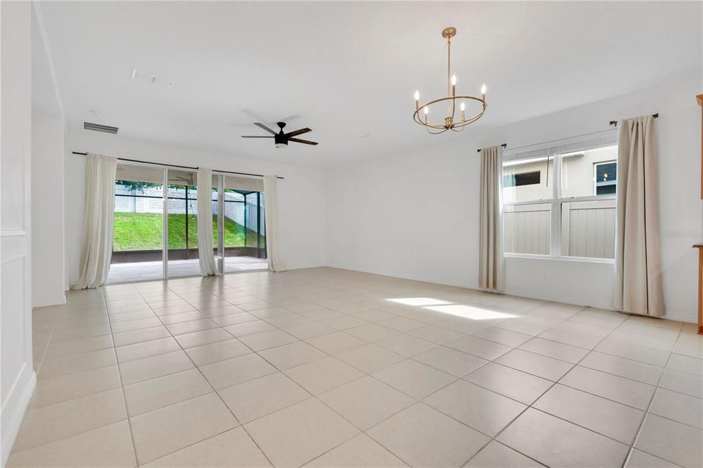 En Venta: $540,000 (4 camas, 3 baños, 2401 Pies cuadrados)