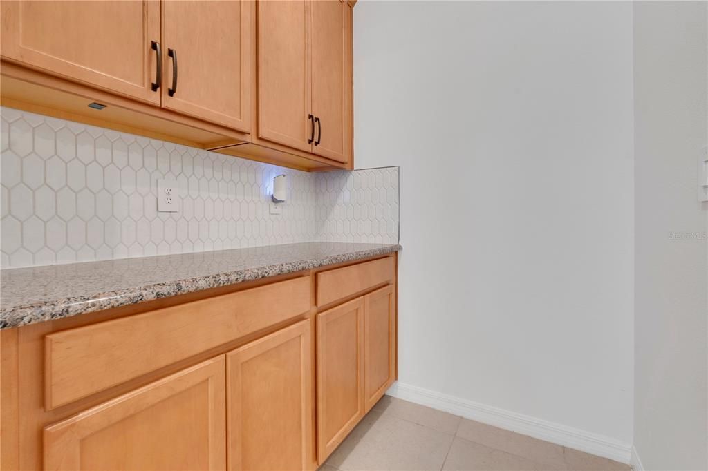 En Venta: $540,000 (4 camas, 3 baños, 2401 Pies cuadrados)