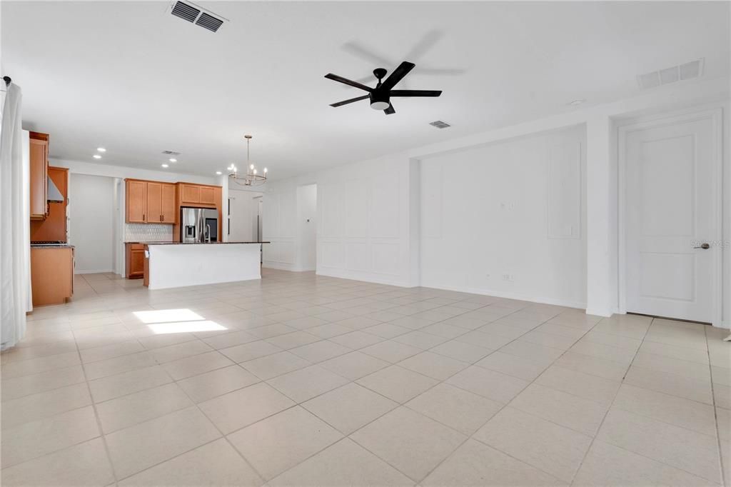 En Venta: $540,000 (4 camas, 3 baños, 2401 Pies cuadrados)