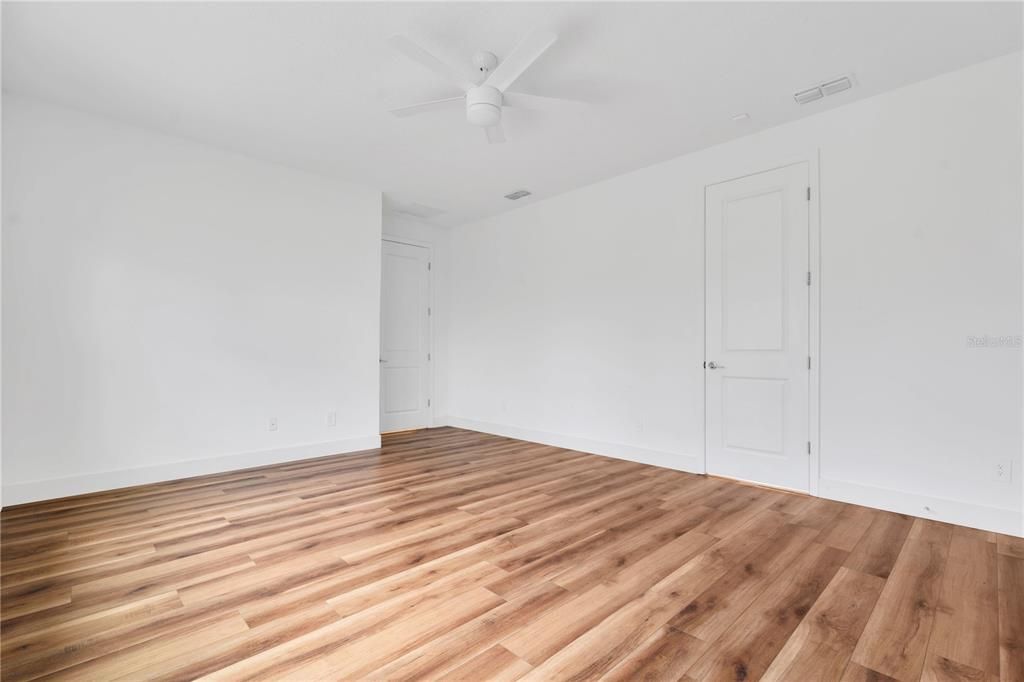 En Venta: $540,000 (4 camas, 3 baños, 2401 Pies cuadrados)