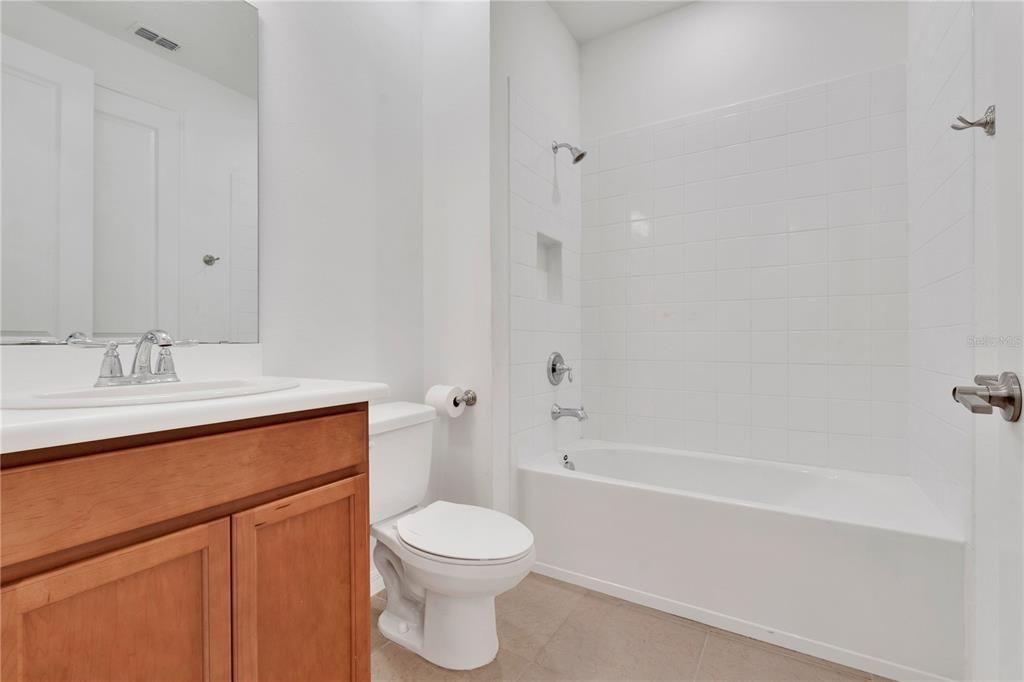 En Venta: $540,000 (4 camas, 3 baños, 2401 Pies cuadrados)
