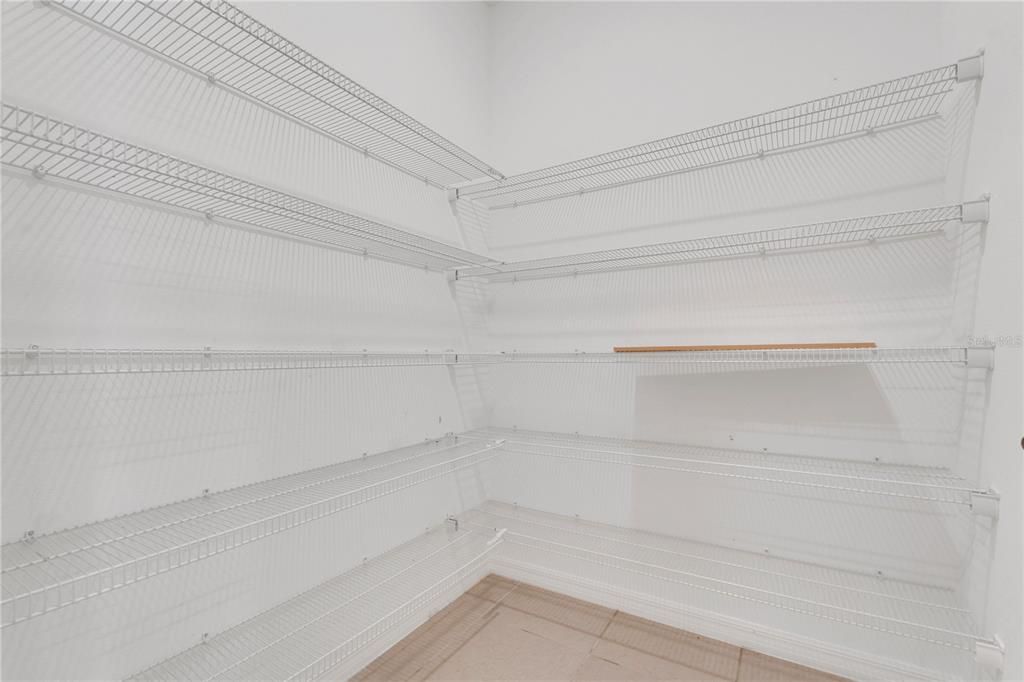 En Venta: $540,000 (4 camas, 3 baños, 2401 Pies cuadrados)