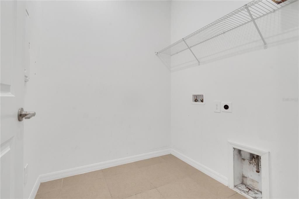 En Venta: $540,000 (4 camas, 3 baños, 2401 Pies cuadrados)
