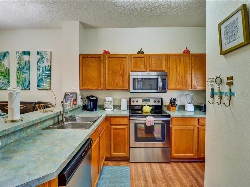 For Rent: $2,000 (3 beds, 2 baths, 1291 Square Feet)