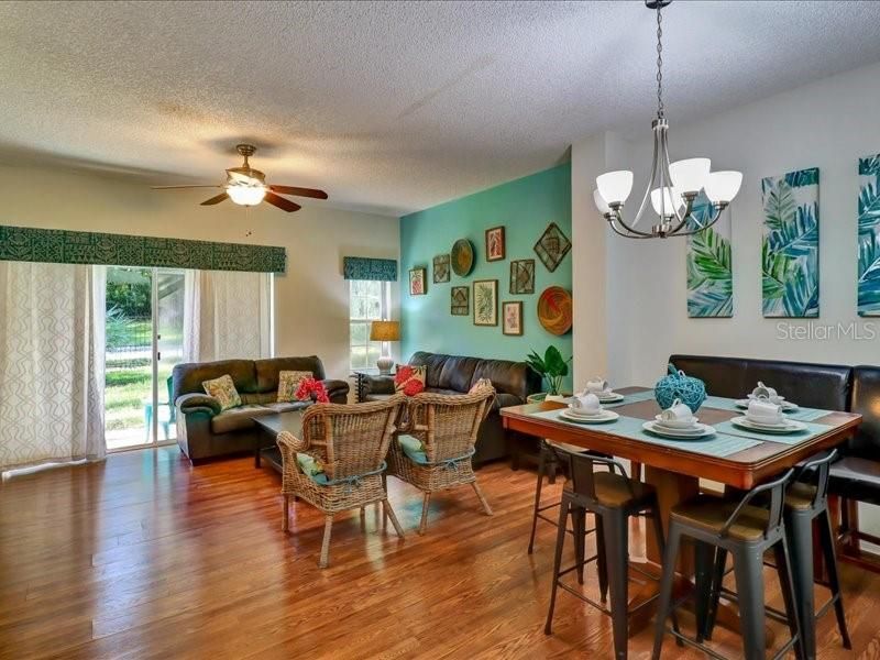 For Rent: $2,000 (3 beds, 2 baths, 1291 Square Feet)