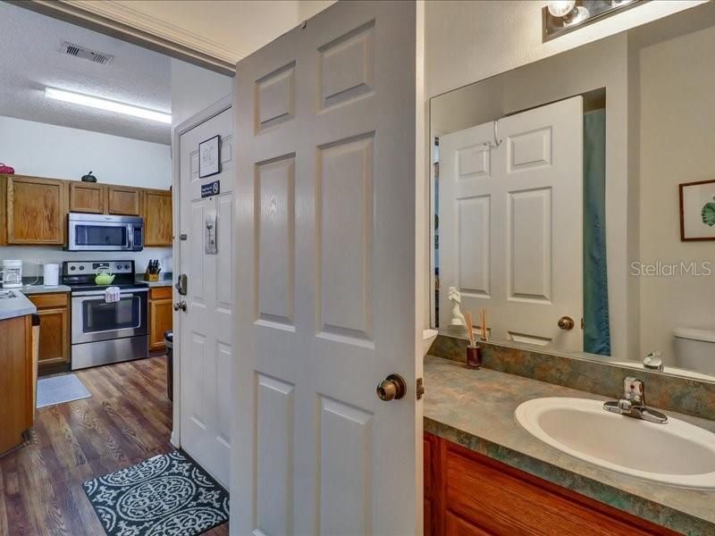 For Rent: $2,000 (3 beds, 2 baths, 1291 Square Feet)