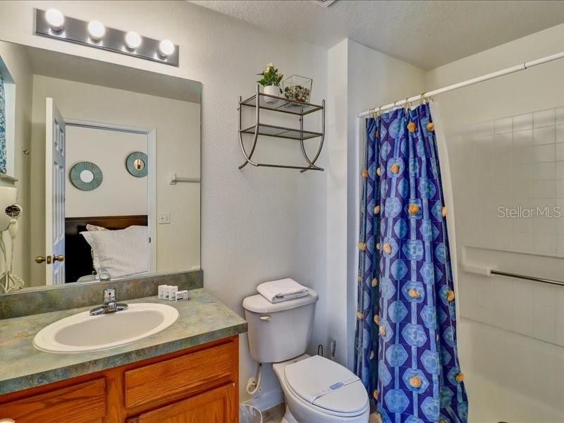 For Rent: $2,000 (3 beds, 2 baths, 1291 Square Feet)