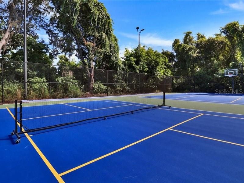 For Rent: $2,000 (3 beds, 2 baths, 1291 Square Feet)