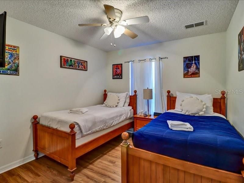 For Rent: $2,000 (3 beds, 2 baths, 1291 Square Feet)