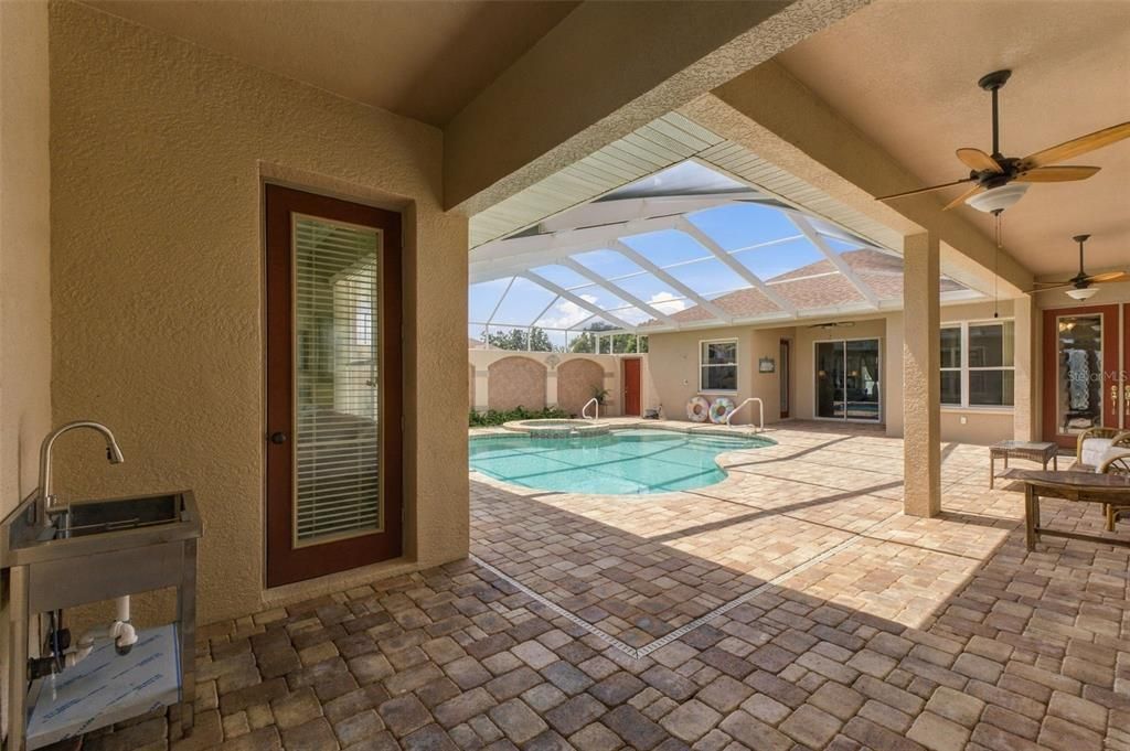 En Venta: $677,000 (5 camas, 4 baños, 3171 Pies cuadrados)