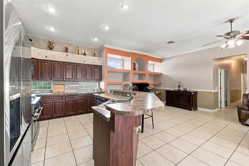 En Venta: $677,000 (5 camas, 4 baños, 3171 Pies cuadrados)