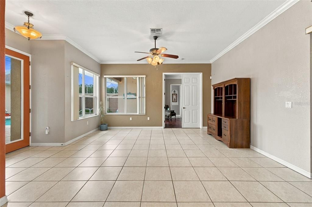 En Venta: $677,000 (5 camas, 4 baños, 3171 Pies cuadrados)