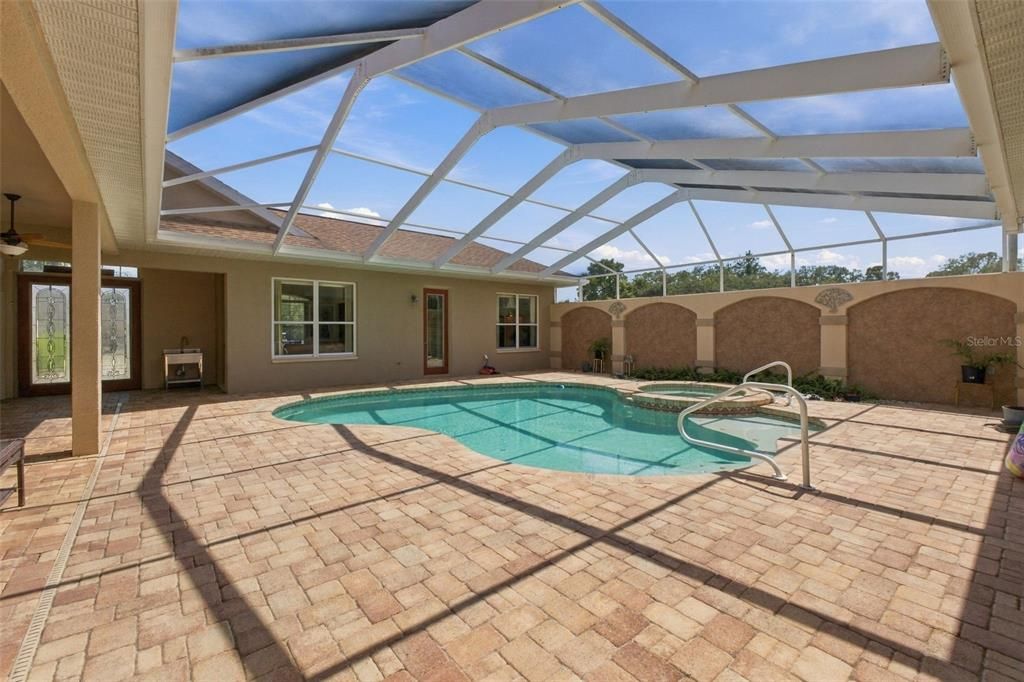 En Venta: $677,000 (5 camas, 4 baños, 3171 Pies cuadrados)