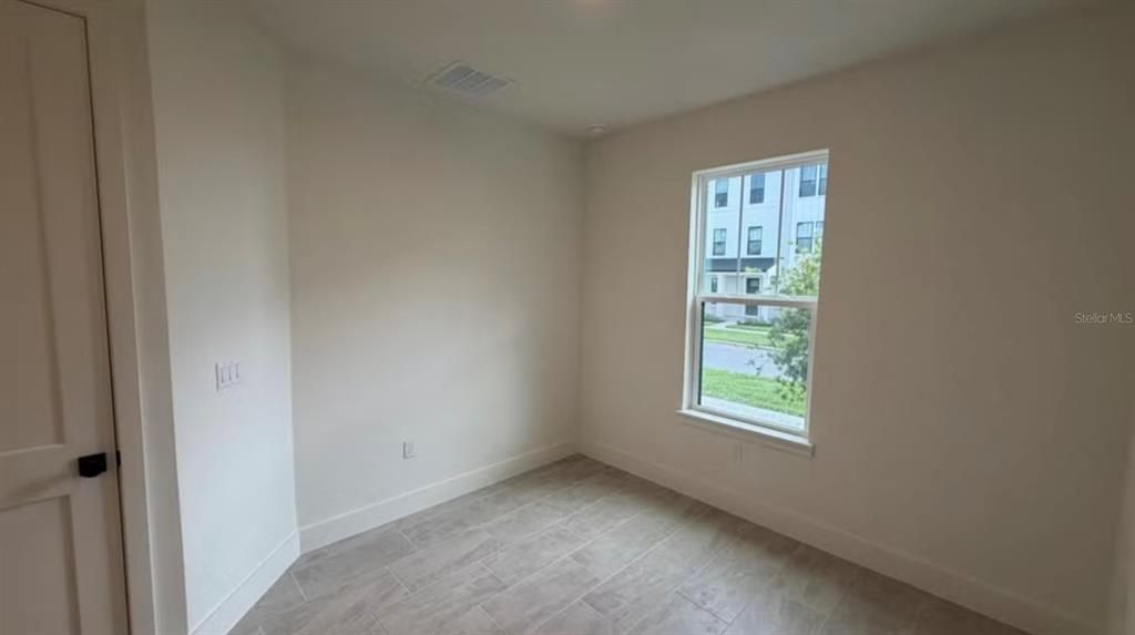 For Rent: $3,095 (4 beds, 3 baths, 1921 Square Feet)