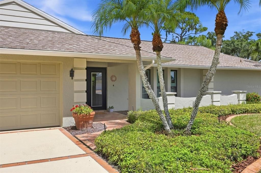 Active With Contract: $695,000 (3 beds, 2 baths, 1911 Square Feet)
