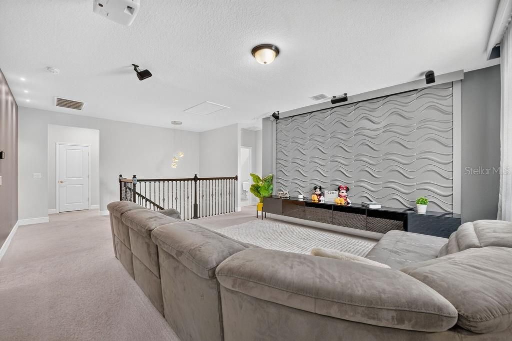 For Sale: $1,090,000 (5 beds, 4 baths, 3878 Square Feet)