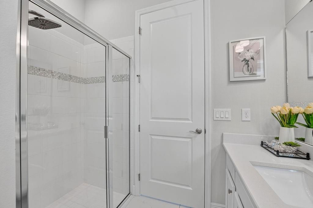 For Sale: $1,090,000 (5 beds, 4 baths, 3878 Square Feet)