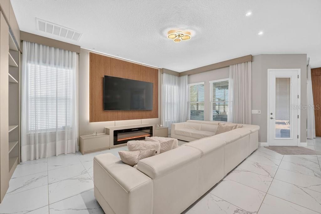 For Sale: $1,090,000 (5 beds, 4 baths, 3878 Square Feet)