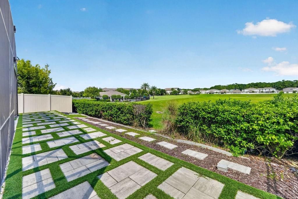 For Sale: $1,090,000 (5 beds, 4 baths, 3878 Square Feet)
