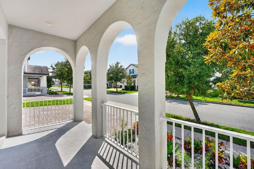 For Sale: $1,090,000 (5 beds, 4 baths, 3878 Square Feet)