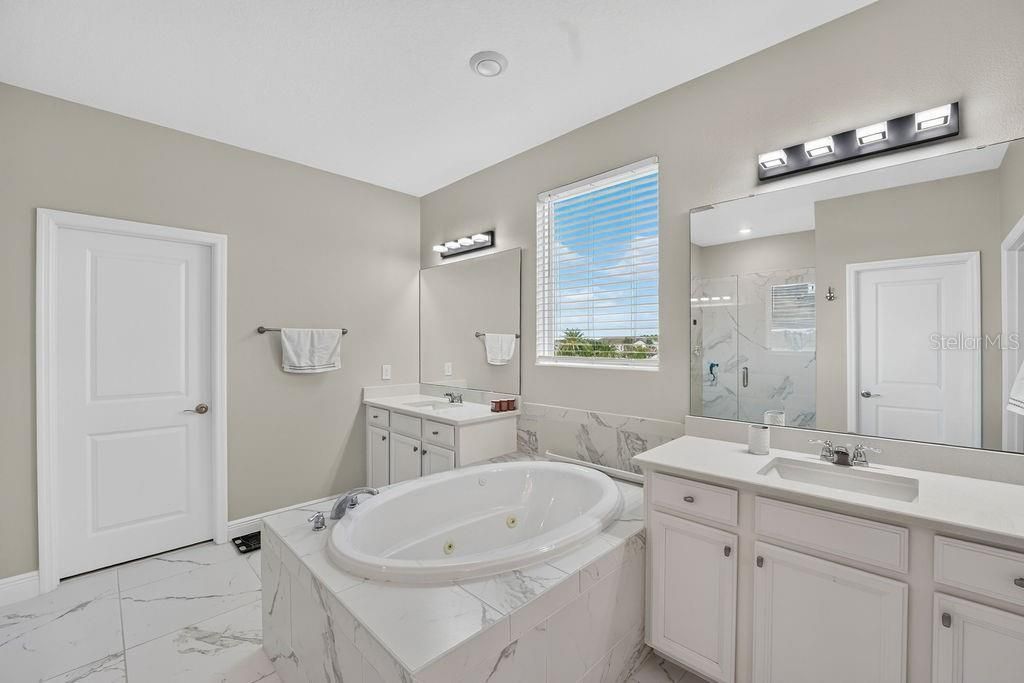 For Sale: $1,090,000 (5 beds, 4 baths, 3878 Square Feet)