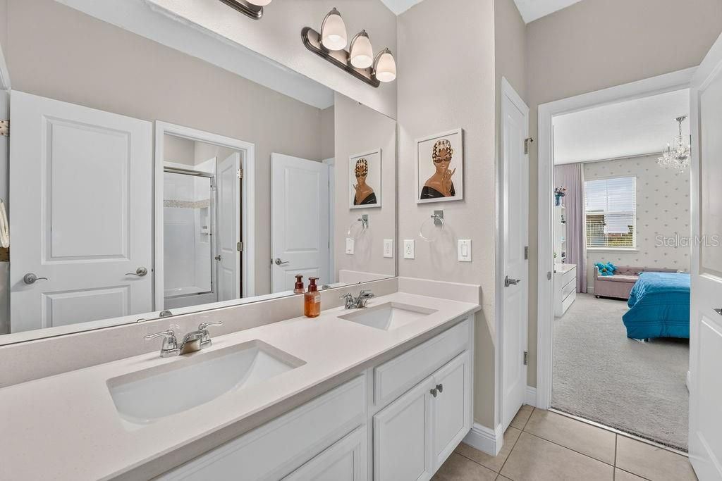 For Sale: $1,090,000 (5 beds, 4 baths, 3878 Square Feet)