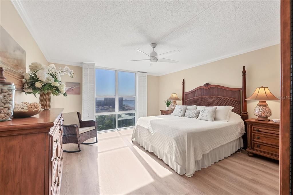 For Sale: $790,000 (2 beds, 2 baths, 1421 Square Feet)