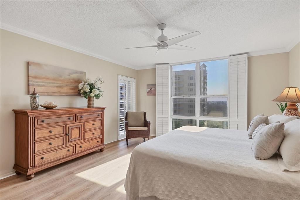 For Sale: $790,000 (2 beds, 2 baths, 1421 Square Feet)