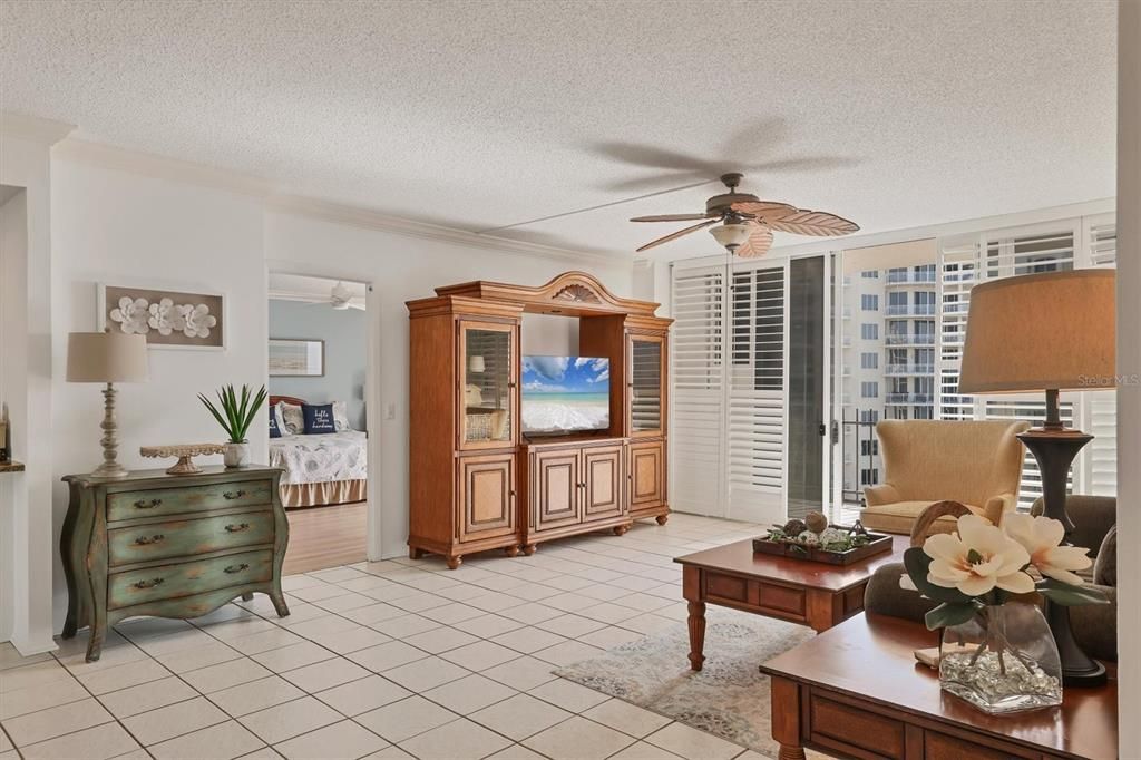 For Sale: $790,000 (2 beds, 2 baths, 1421 Square Feet)