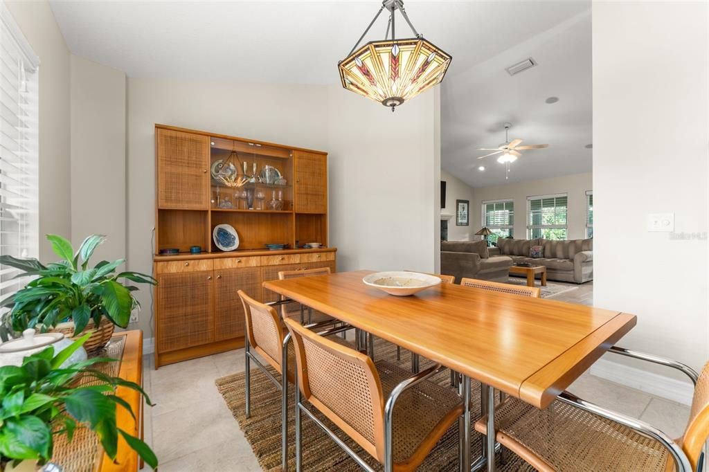En Venta: $359,900 (3 camas, 2 baños, 1760 Pies cuadrados)