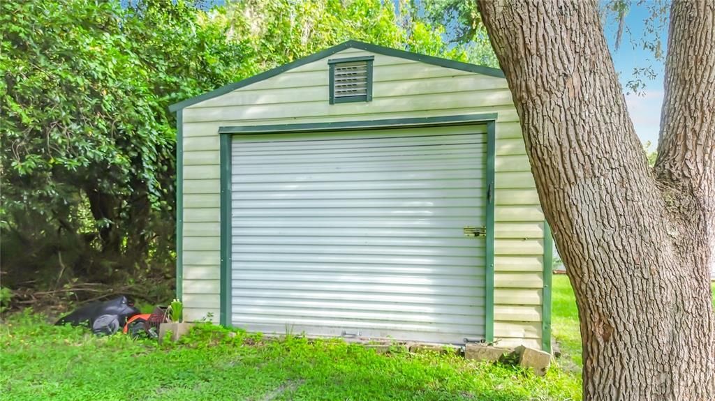 For Sale: $199,500 (2 beds, 2 baths, 940 Square Feet)