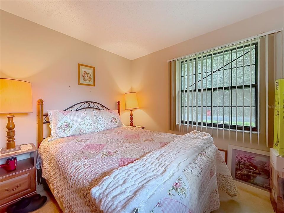 For Sale: $199,500 (2 beds, 2 baths, 940 Square Feet)