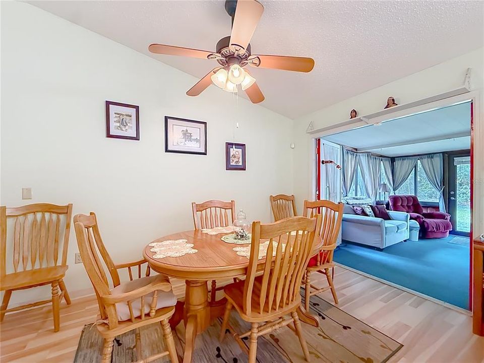 For Sale: $199,500 (2 beds, 2 baths, 940 Square Feet)