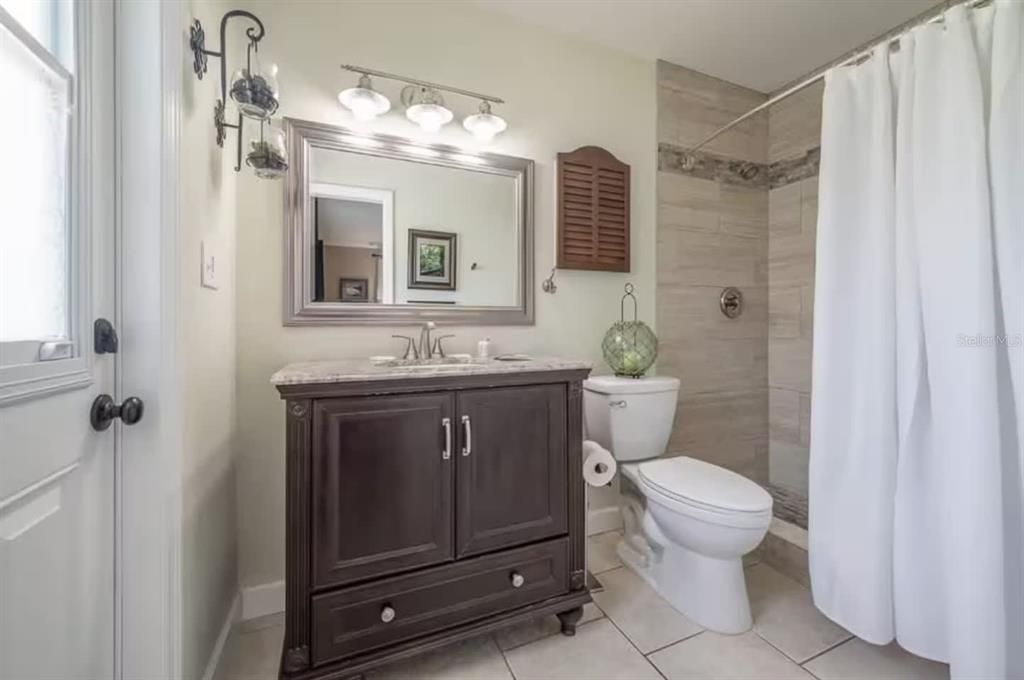 For Sale: $412,000 (2 beds, 2 baths, 1290 Square Feet)