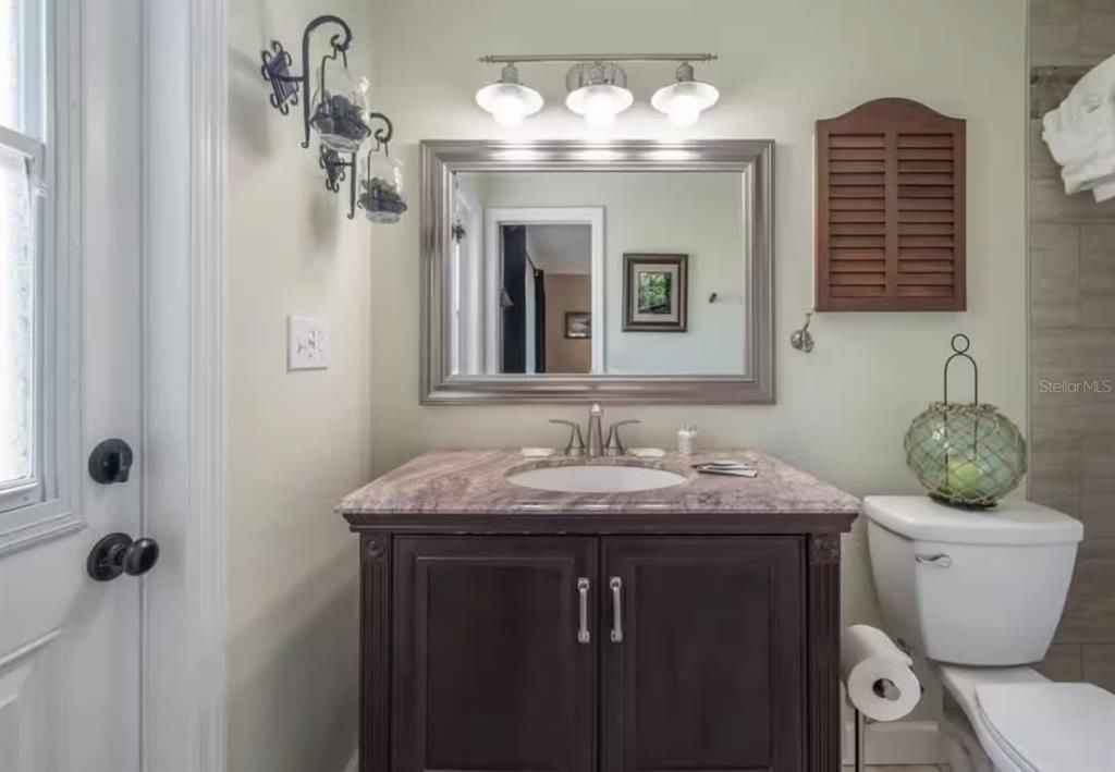For Sale: $412,000 (2 beds, 2 baths, 1290 Square Feet)