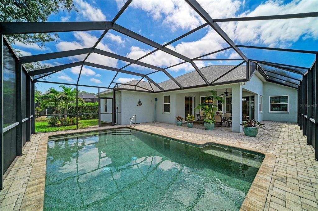 For Sale: $499,000 (4 beds, 2 baths, 1969 Square Feet)