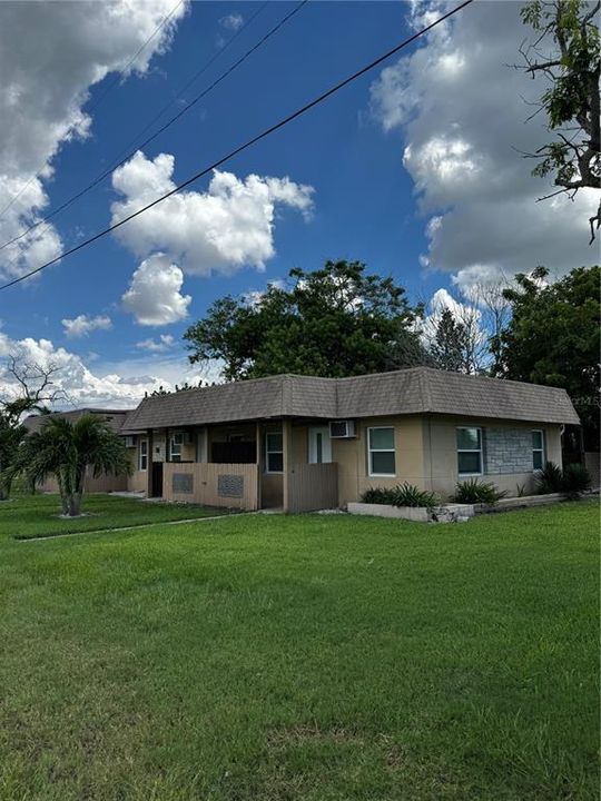 For Rent: $2,000 (1 beds, 1 baths, 498 Square Feet)