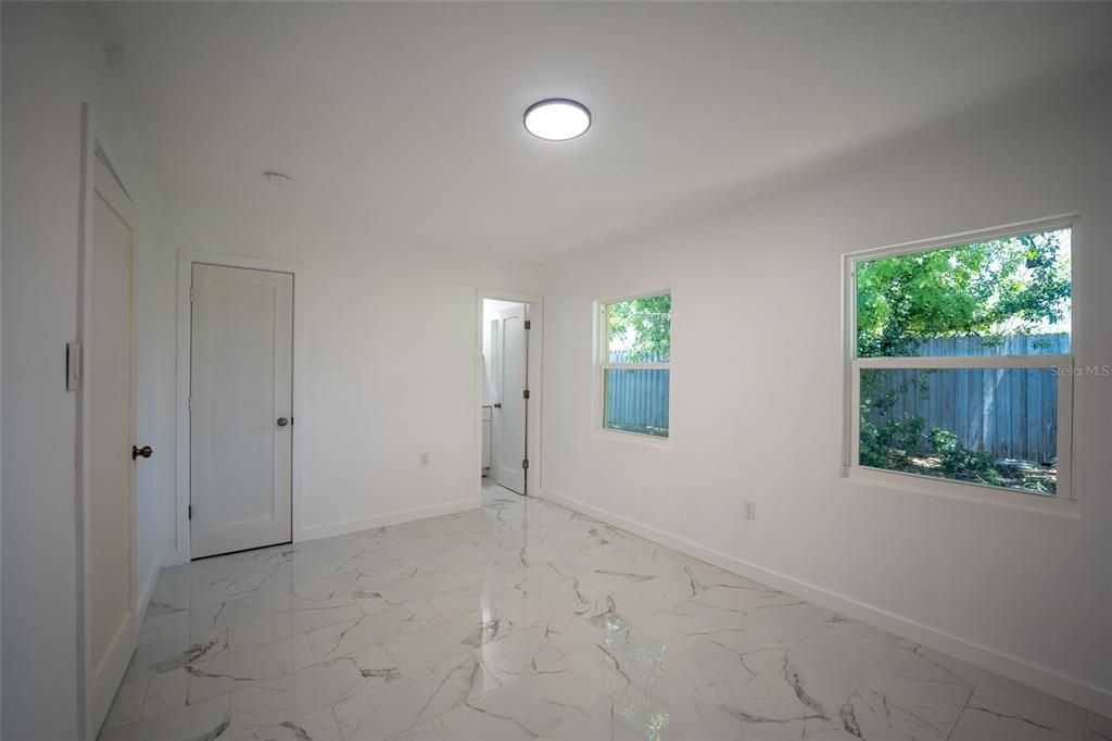 For Rent: $2,000 (1 beds, 1 baths, 498 Square Feet)
