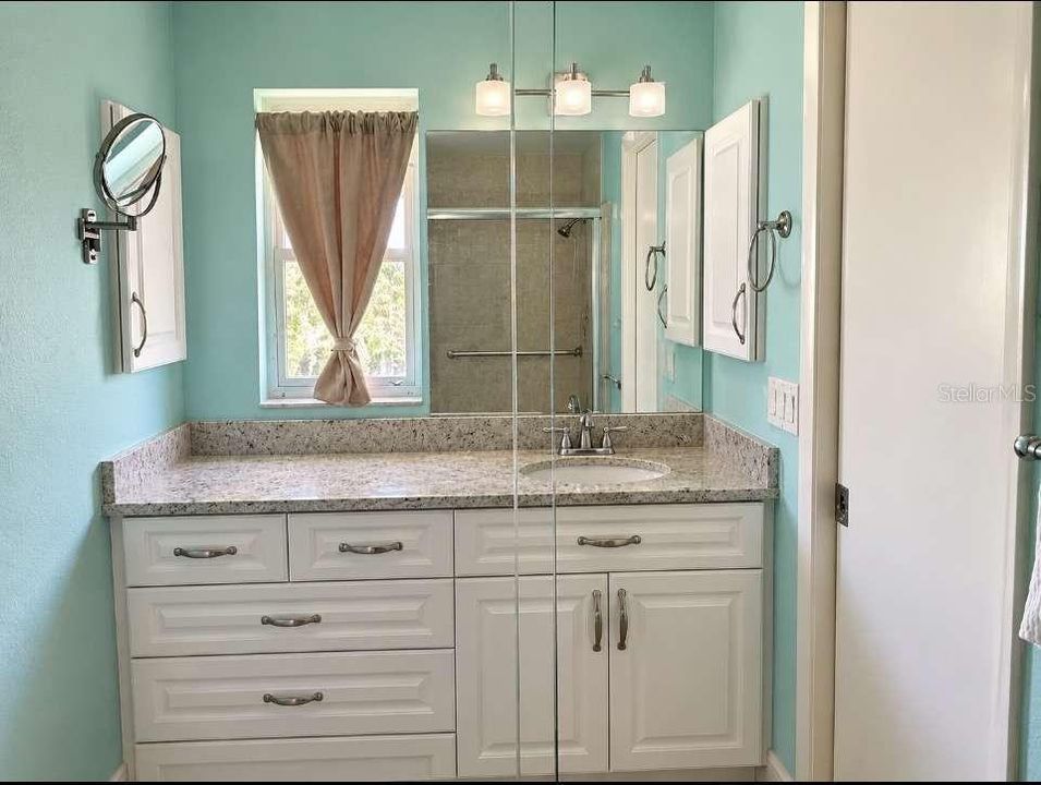 For Sale: $349,700 (2 beds, 2 baths, 1798 Square Feet)