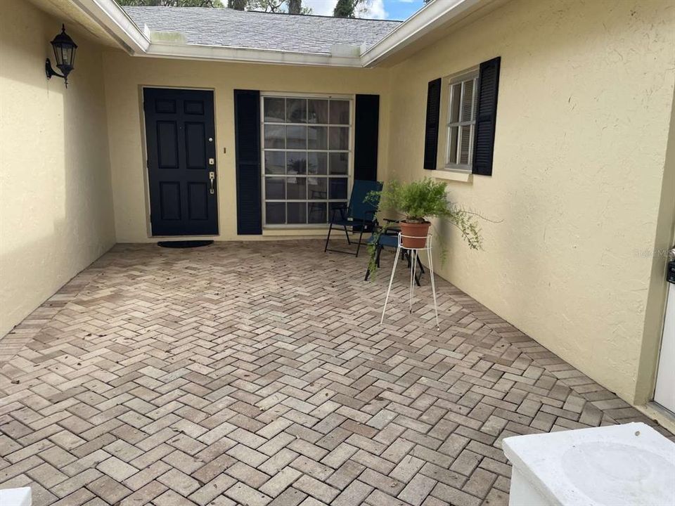 For Sale: $349,700 (2 beds, 2 baths, 1798 Square Feet)