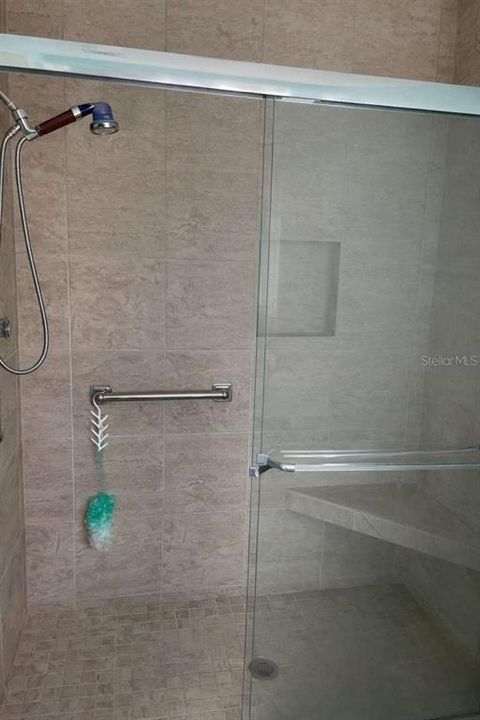 For Sale: $349,700 (2 beds, 2 baths, 1798 Square Feet)