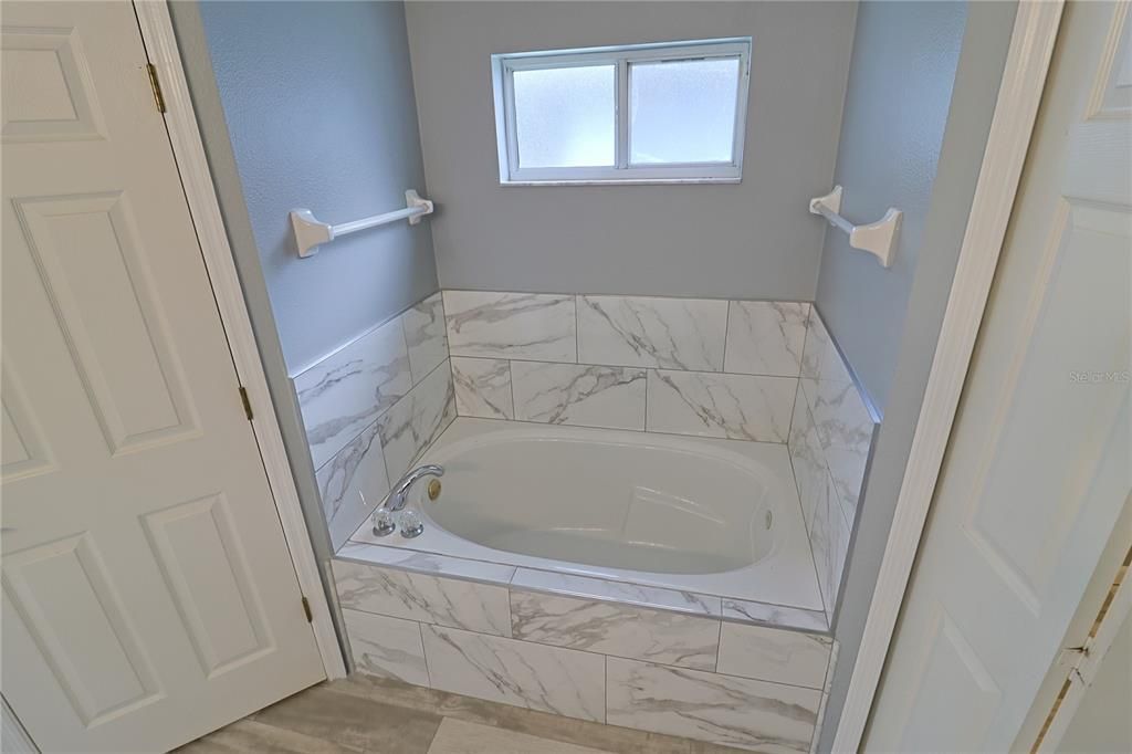 For Sale: $445,000 (3 beds, 2 baths, 1750 Square Feet)