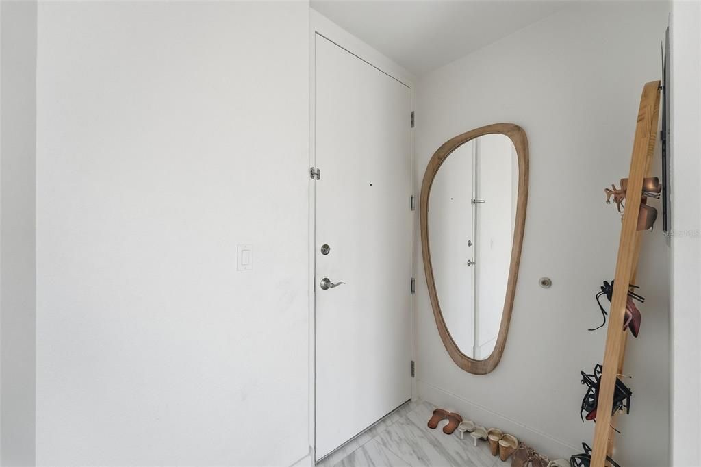 For Sale: $598,000 (1 beds, 1 baths, 1381 Square Feet)
