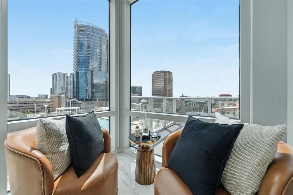 For Sale: $598,000 (1 beds, 1 baths, 1381 Square Feet)