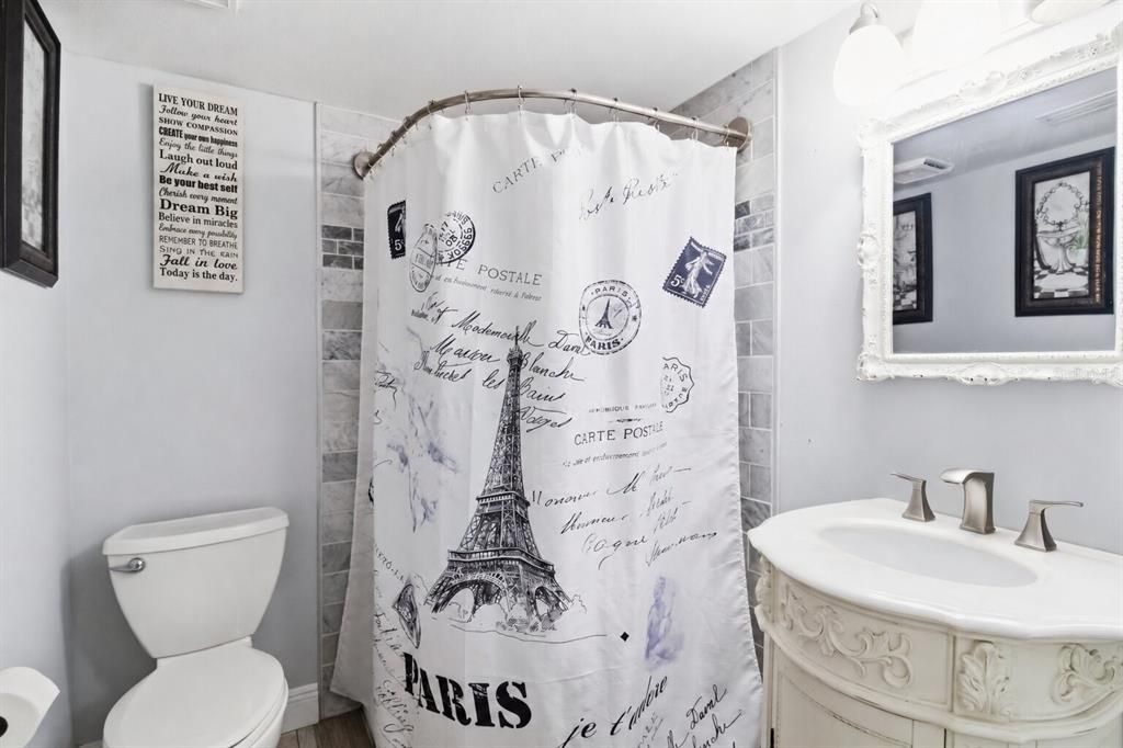Active With Contract: $150,000 (2 beds, 2 baths, 1090 Square Feet)