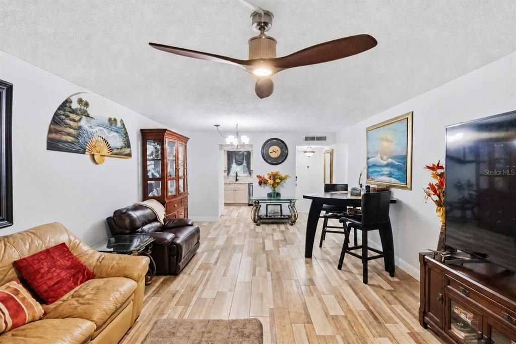 Active With Contract: $150,000 (2 beds, 2 baths, 1090 Square Feet)