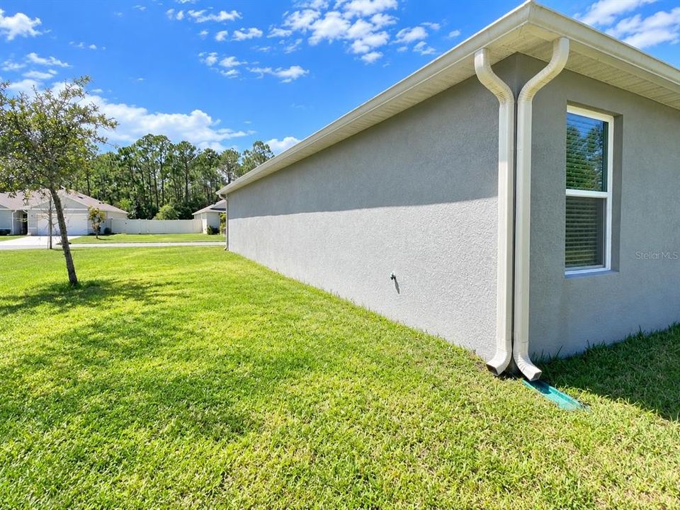 En Venta: $350,000 (4 camas, 2 baños, 2101 Pies cuadrados)